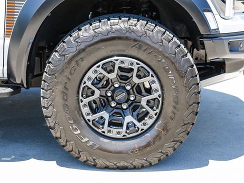 Used 2025 Ford F150 Raptor w/ Equipment Group 803A Raptor R AWD/4WD image 9