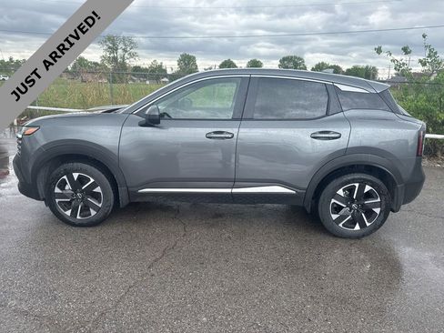 Certified 2025 Nissan Kicks SV image 8