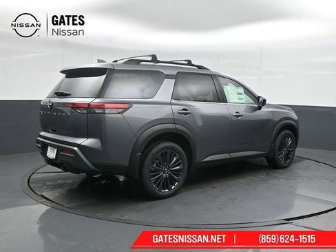New 2026 Nissan Pathfinder SL image 2