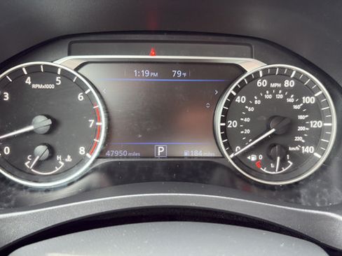 Used 2024 Nissan Altima 2.5 SR FWD image 11