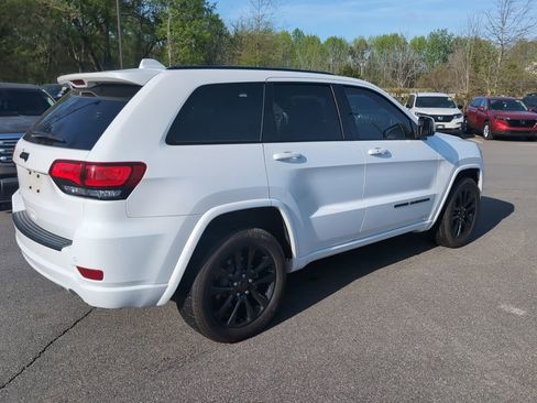 Used 2020 Jeep Grand Cherokee Altitude image 8