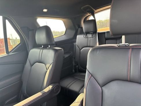 Used 2025 Honda Pilot TrailSport image 10
