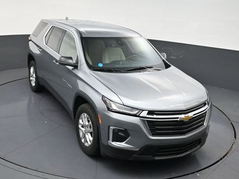 Used 2023 Chevrolet Traverse LS image 18