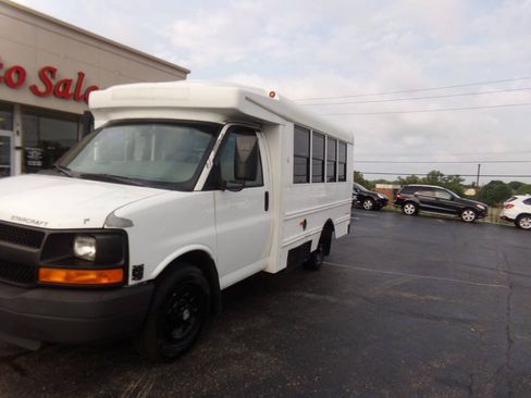 Used 2012 Chevrolet Express 3500 w/ School Bus Package RWD image 21