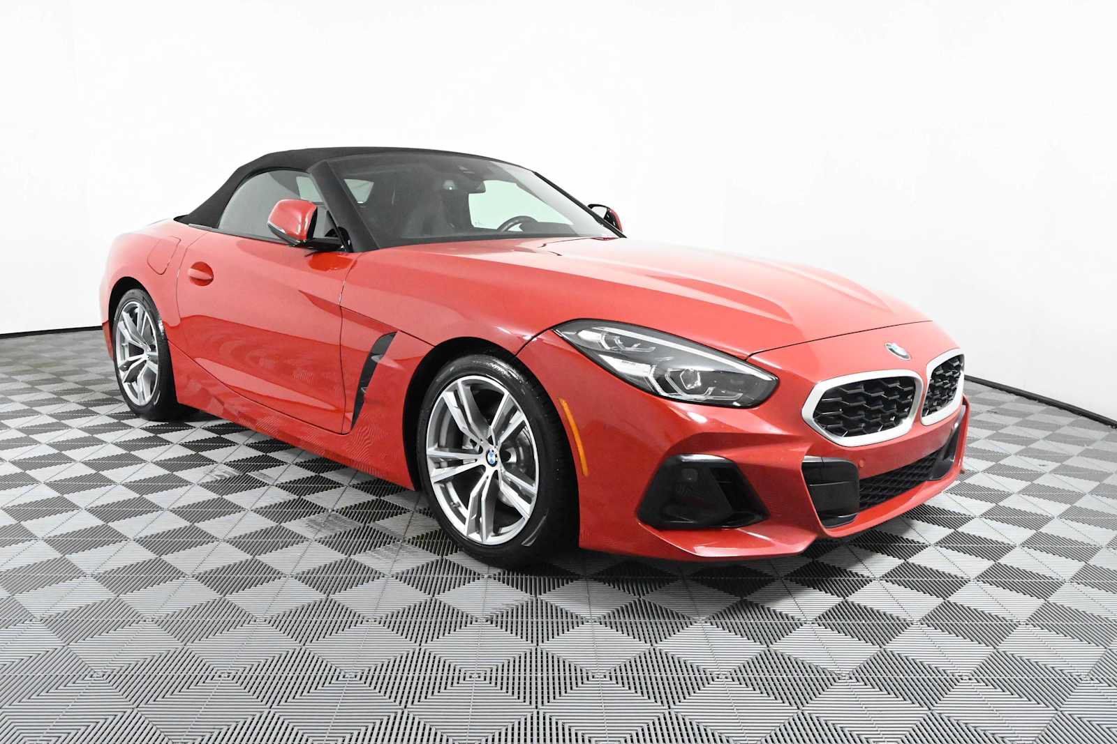 Used 2026 BMW Z4 sDrive30i RWD image 1