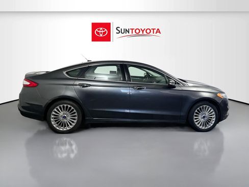 Used 2016 Ford Fusion Titanium FWD image 2
