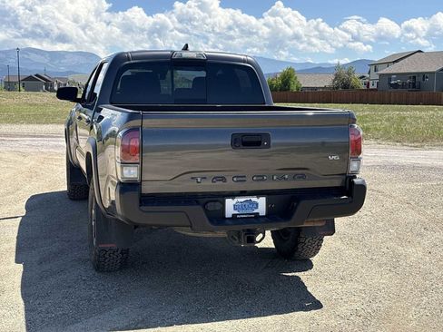 Used 2019 Toyota Tacoma TRD Off-Road AWD/4WD image 13
