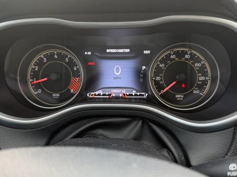 Used 2014 Jeep Cherokee Trailhawk w/ Leather Interior Group AWD/4WD image 9