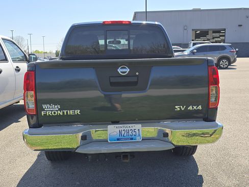 Used 2016 Nissan Frontier SV image 4