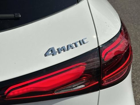 Used 2025 Mercedes-Benz GLC 300 4MATIC image 15