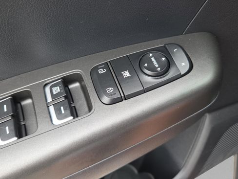 Used 2022 Kia Sportage LX image 8