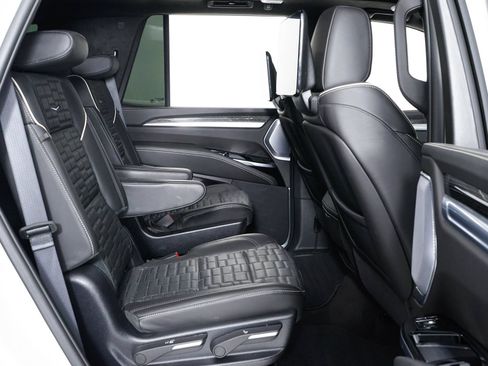 Used 2025 Cadillac Escalade V AWD/4WD image 33