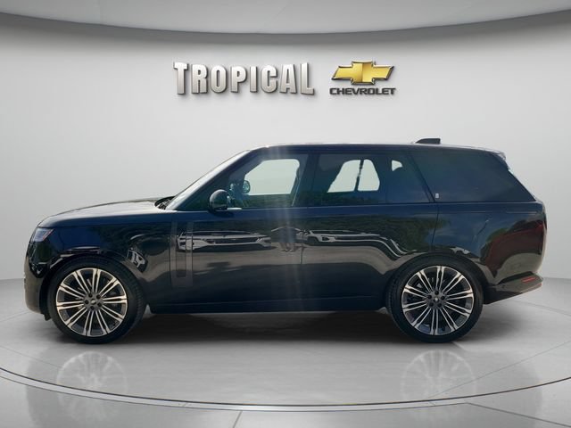 Used 2023 Land Rover Range Rover SE AWD/4WD image 2