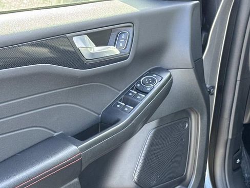 Used 2025 Ford Escape ST-Line w/ Equipment Group 301A image 16