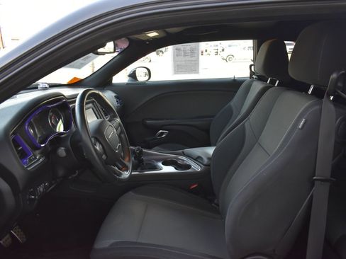 Used 2016 Dodge Challenger R/T image 14