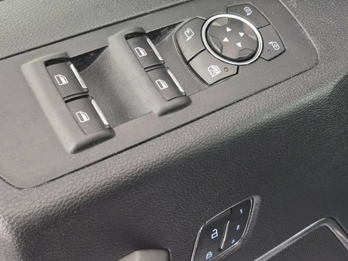 Used 2016 Ford F150 Platinum w/ Equipment Group 701A Luxury AWD/4WD image 24