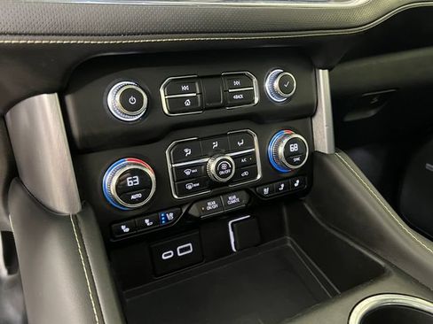 Used 2023 GMC Yukon XL SLT RWD image 20