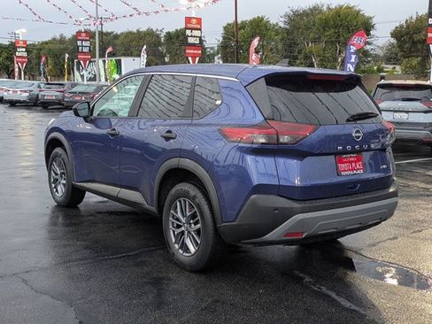Used 2023 Nissan Rogue S image 11