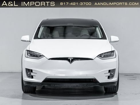 Used 2018 Tesla Model X 75D image 38