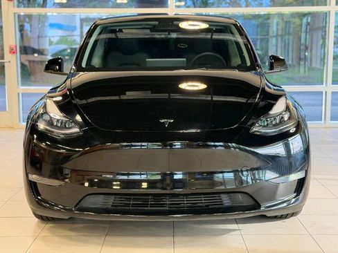 Used 2023 Tesla Model Y Performance AWD/4WD image 2