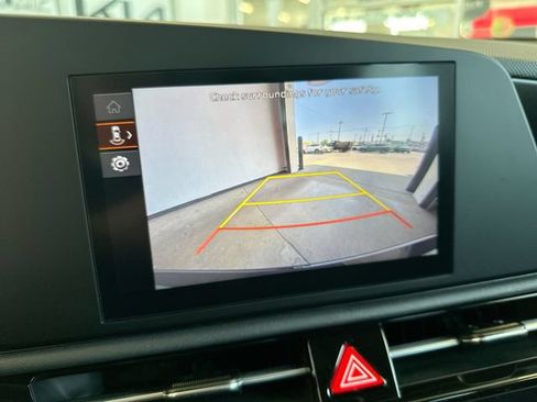 Certified 2024 Kia Niro LX FWD image 24
