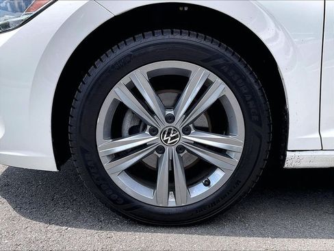 Used 2024 Volkswagen Jetta SE FWD image 22