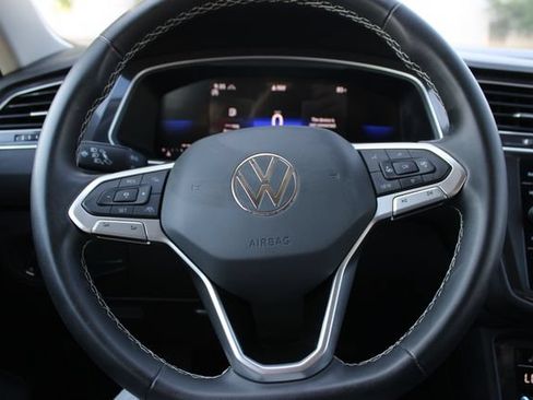 Used 2024 Volkswagen Tiguan SE AWD/4WD image 10