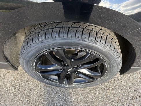 Used 2020 Chevrolet Equinox LT w/ Midnight Edition image 16