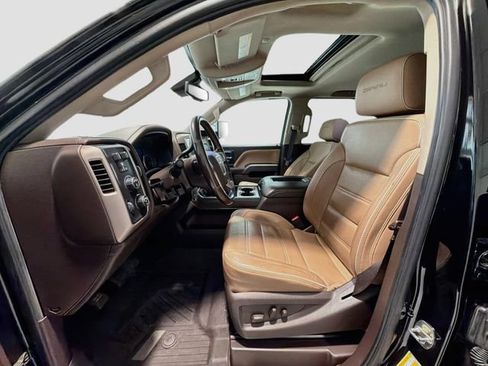 Used 2019 GMC Sierra 2500 Denali w/ Duramax Plus Package AWD/4WD image 19