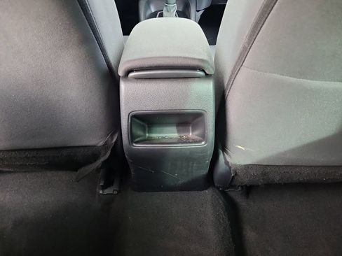 Used 2021 Toyota Corolla LE w/ Carpet Mat Package (TMS) FWD image 29