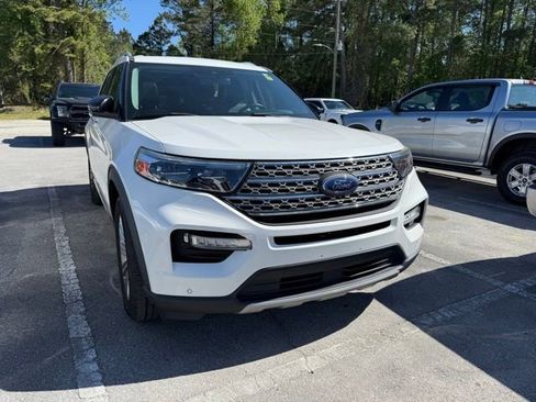 Used 2021 Ford Explorer Limited w/ Equipment Group 301A image 2