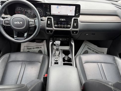 Used 2023 Kia Sorento EX w/ Panoramic Sunroof Package FWD image 14