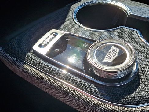 Used 2025 Cadillac Optiq Sport 1 image 25