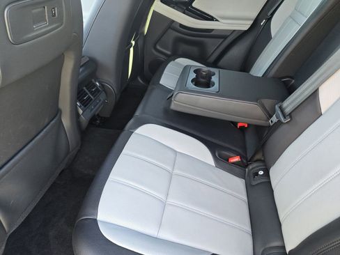 Used 2021 Land Rover Range Rover Evoque R-Dynamic SE image 39