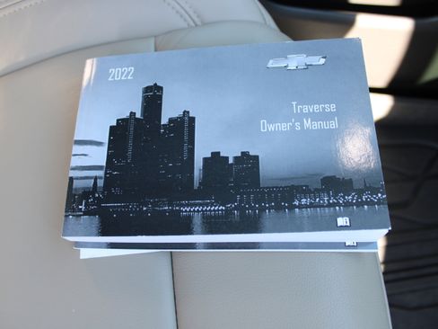 Used 2022 Chevrolet Traverse LT w/ LT Premium Package image 31