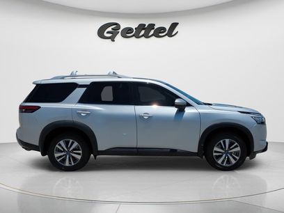 Certified 2022 Nissan Pathfinder SL