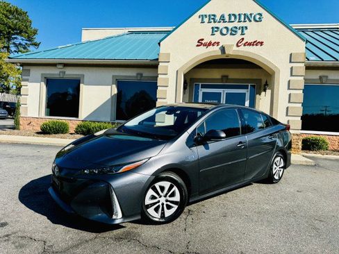 Used 2018 Toyota Prius Prime Premium image 23