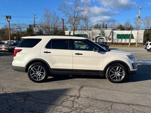 Used 2017 Ford Explorer Sport image 4
