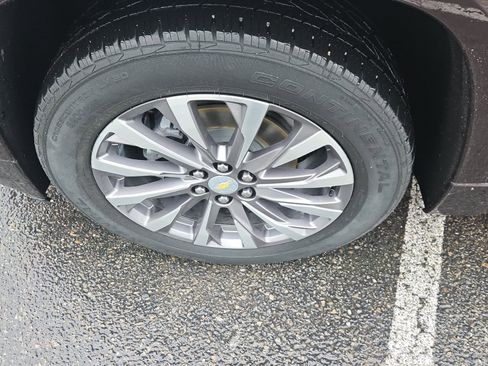 Used 2022 Chevrolet Traverse Premier image 3