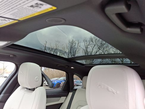 Certified 2025 Jaguar F-PACE R-Dynamic S image 14