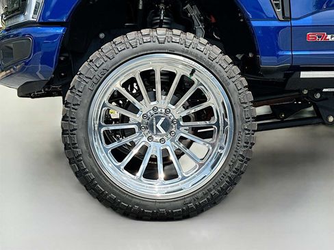 Used 2026 Ford F250 Platinum AWD/4WD image 32