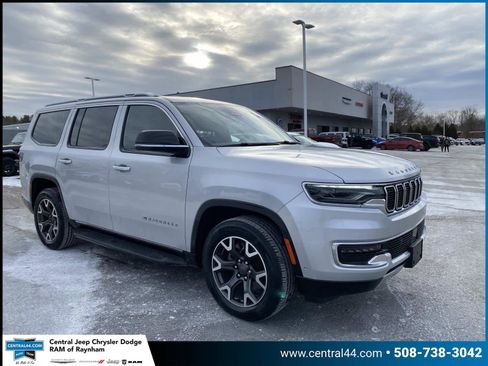 Used 2024 Jeep Wagoneer Series III image 1