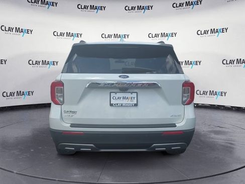 Used 2022 Ford Explorer XLT w/ Equipment Group 202A AWD/4WD image 4