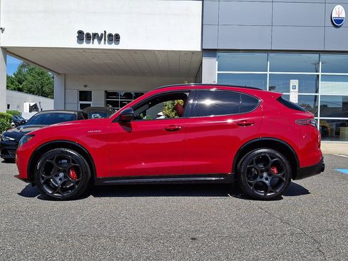 Used 2024 Alfa Romeo Stelvio Veloce AWD/4WD image 7
