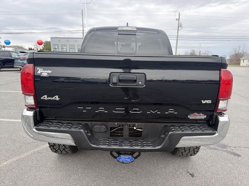 Used 2019 Toyota Tacoma SR5 image 4