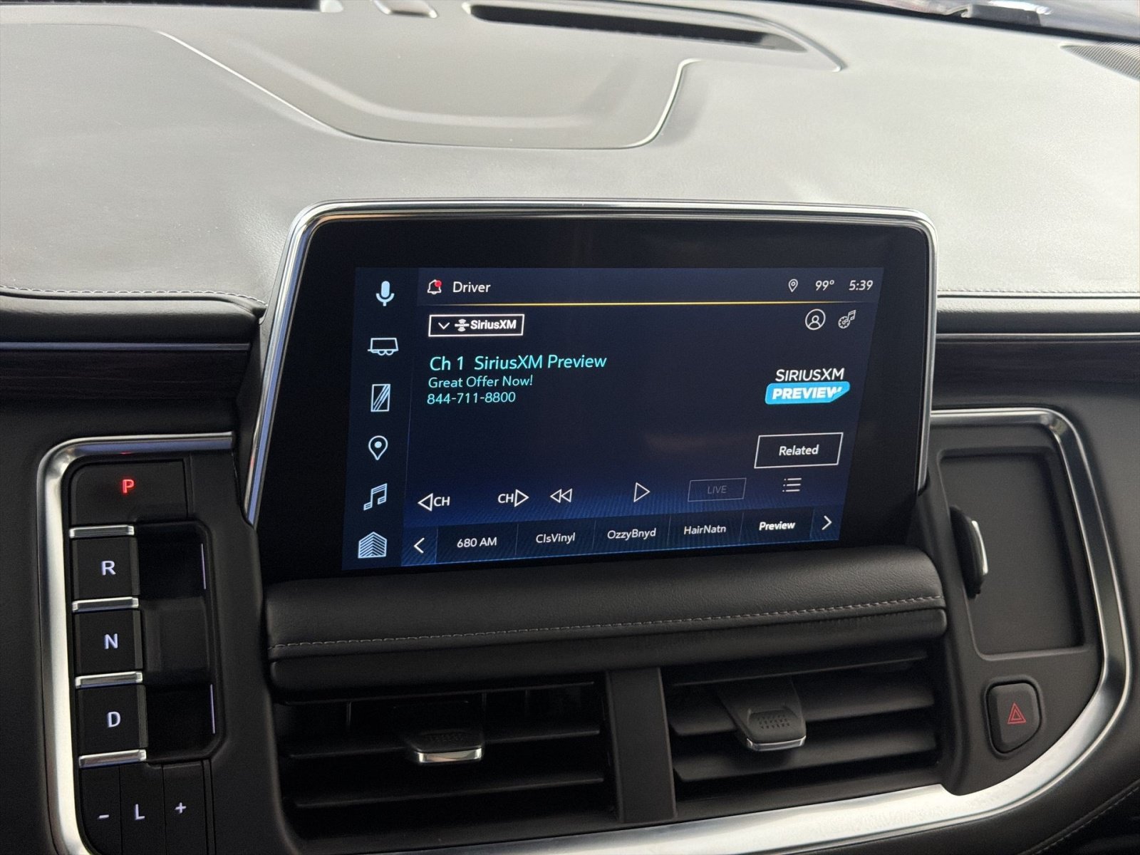Used 2023 Chevrolet Tahoe Z71 w/ Luxury Package AWD/4WD image 18