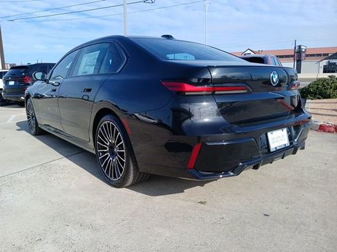 New 2026 BMW 740i w/ Executive Package image 7