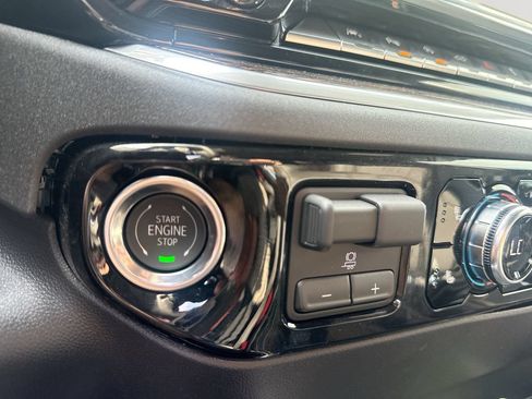 New 2026 GMC Sierra 1500 Elevation w/ Elevation Premium Package AWD/4WD image 17