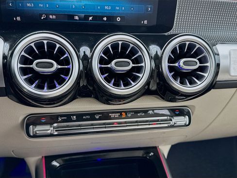 Used 2021 Mercedes-Benz GLB 250 image 12