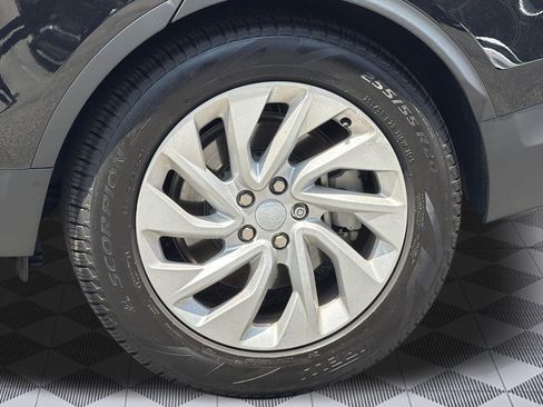 Used 2025 Land Rover Discovery S AWD/4WD image 13